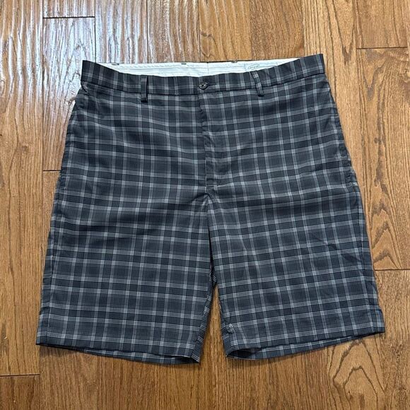 Greg Norman 9โ inseam grey checkered flat front shorts size 36 - Picture 2 of 8